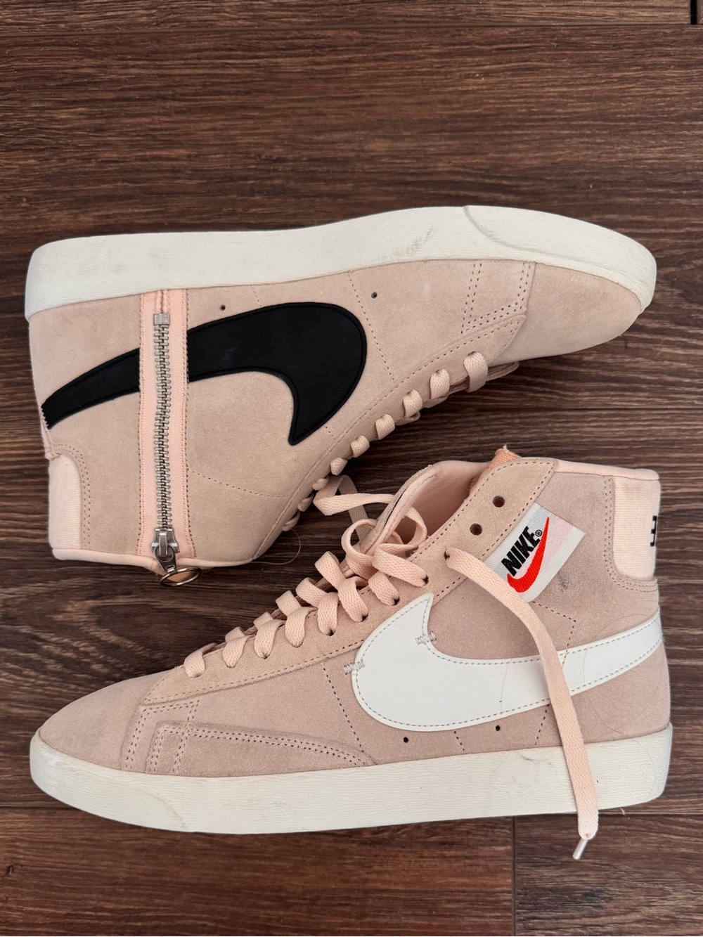 NEW Nike Women’s Blazer Mid 77 in Blush with Black & White Size 9